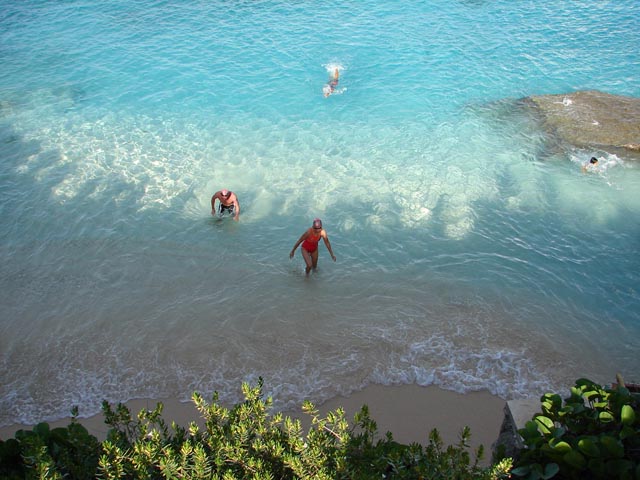 Tinian Turquoise Blue Triarhlon